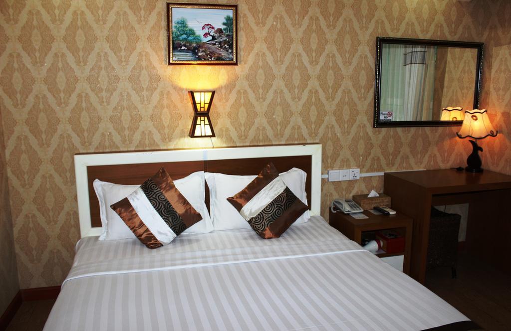 Hotel Kan Kaw Rangoon Buitenkant foto