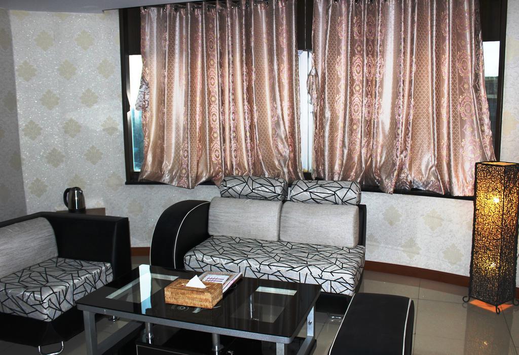 Hotel Kan Kaw Rangoon Buitenkant foto
