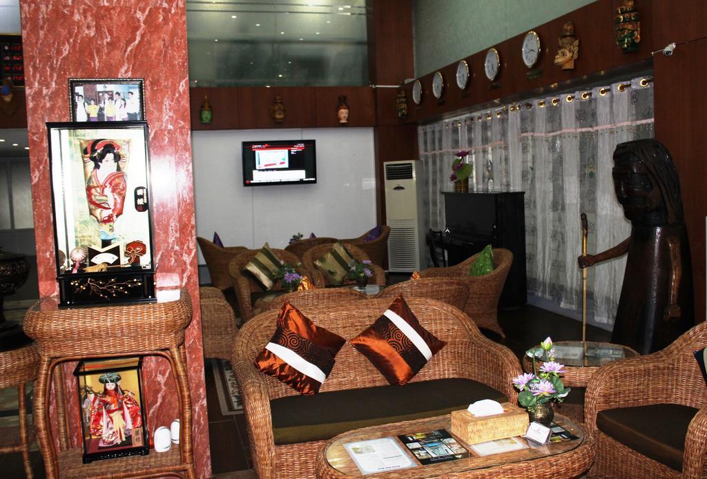 Hotel Kan Kaw Rangoon Buitenkant foto