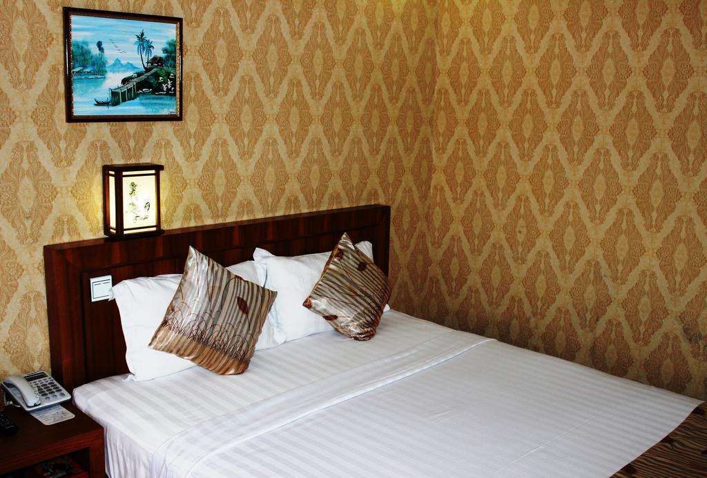 Hotel Kan Kaw Rangoon Buitenkant foto