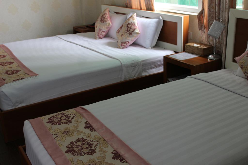 Hotel Kan Kaw Rangoon Buitenkant foto