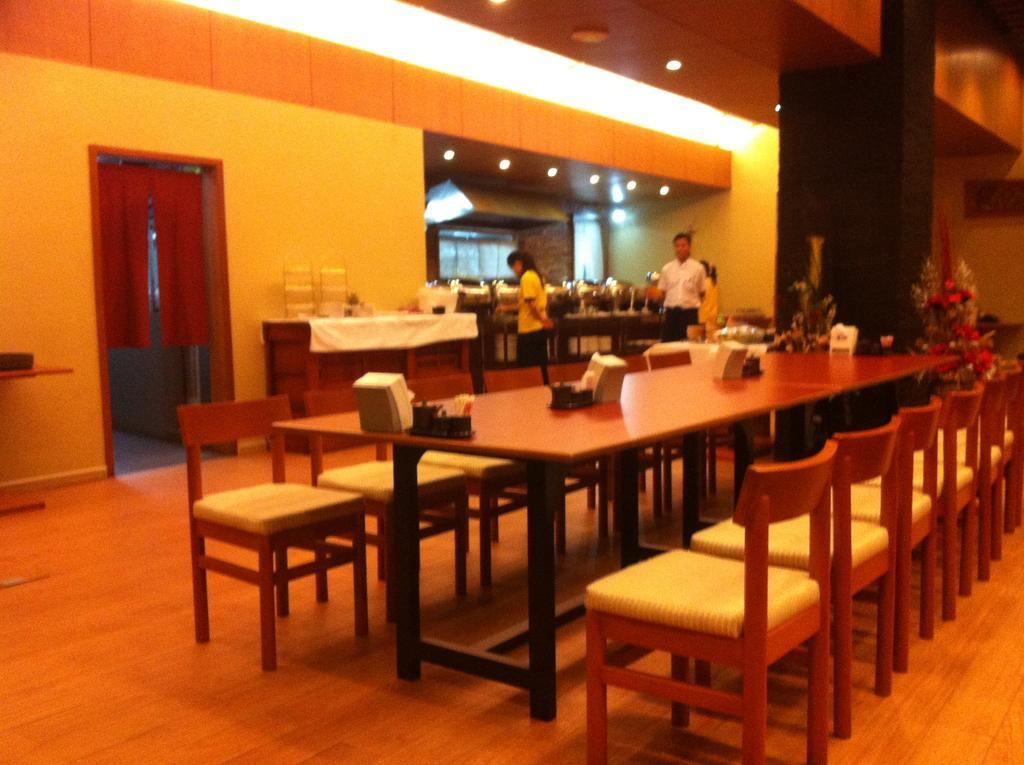 Hotel Kan Kaw Rangoon Buitenkant foto